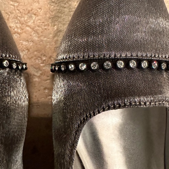 WILD ROSE Satiny/Sparkly Dress shoes - Picture 2 of 5